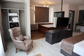 Sarper Suites & Hotel