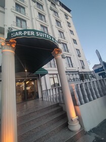 Sarper Suites & Hotel