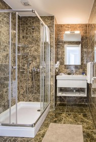 Alan Suites