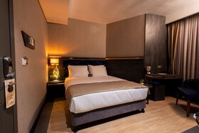 West Door Hotel