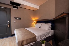 West Door Hotel