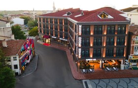 West Door Hotel