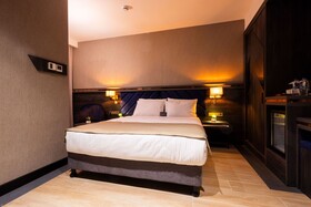 West Door Hotel