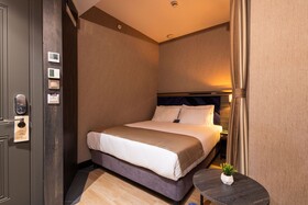 West Door Hotel