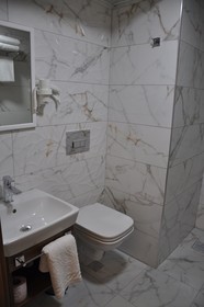 Saka Life Hotel