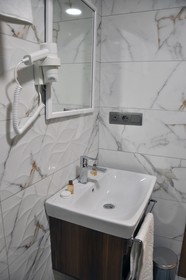 Saka Life Hotel