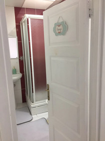 White Suite & Apartments