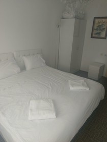 White Suite & Apartments