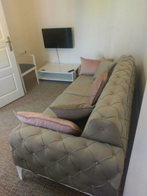White Suite & Apartments