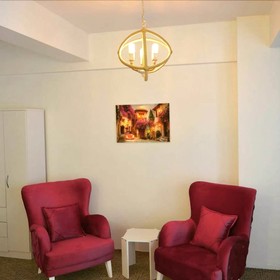 White Suite & Apartments