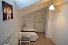 White Suite & Apartments
