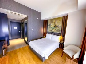S Class Hotel Convention Center