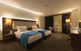 Teymur Continental Hotel & Convention Center