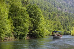 Sakli Göl Evleri