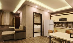 Azd House Hotel