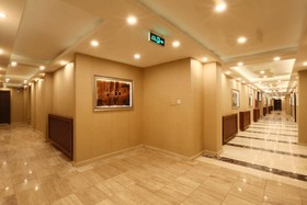 Azd House Hotel