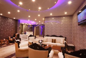 Azd House Hotel