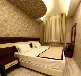 Azd House Hotel