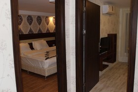 Azd House Hotel