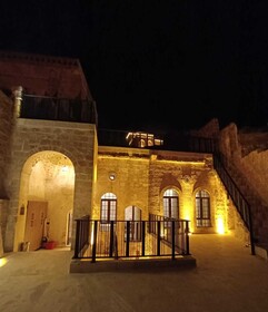Tugmaner Small House Ajar