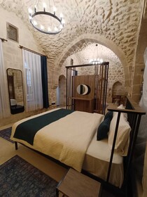 Tugmaner Small House Ajar