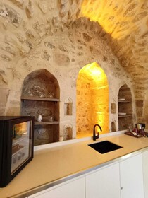 Tugmaner Small House Ajar