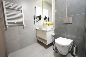 Assyria Hotel