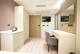 Assyria Hotel