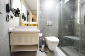 Assyria Hotel