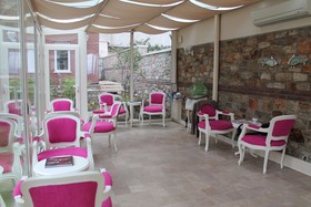Green House Hotel