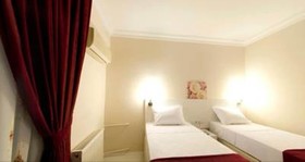 Ayapam Hotel