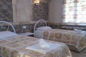 Dolphin Yunus Hotel