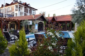 Melrose House Hotel