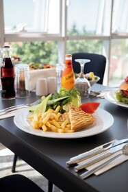 Newarise Hotel