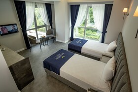 Newarise Hotel