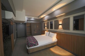 Karaca Otel
