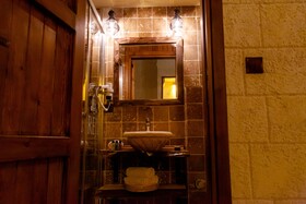 Reji Boutique Hotel