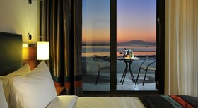 DoubleTree by Hilton Hotel Van