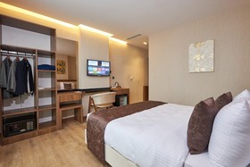 Operla Airport Hotels, Trademark Collection by Wyndham