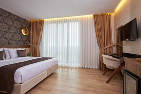 Operla Airport Hotels, Trademark Collection by Wyndham