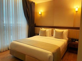 Operla Airport Hotels, Trademark Collection by Wyndham