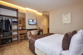 Operla Airport Hotels, Trademark Collection by Wyndham