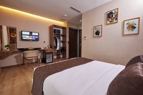 Operla Airport Hotels, Trademark Collection by Wyndham