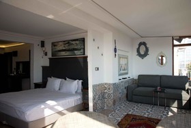 Blue Tuana Hotel