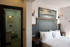 Blue Tuana Hotel