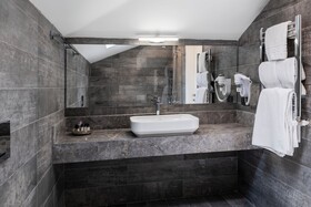 Hillora Hotel