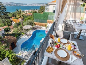 Hillora Hotel