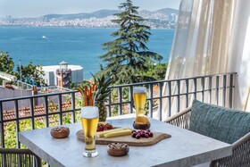 Hillora Hotel