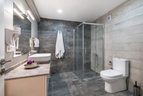 Hillora Hotel