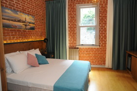 El Gusto Hotel